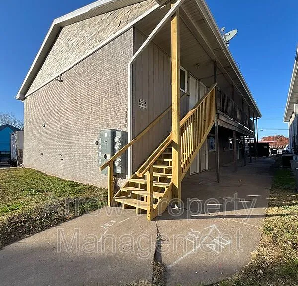 2110 J St #7 — Photo 10