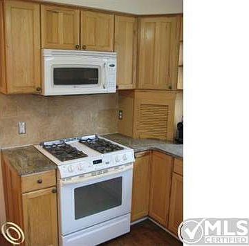 117 Mapleton 004-001.jpg