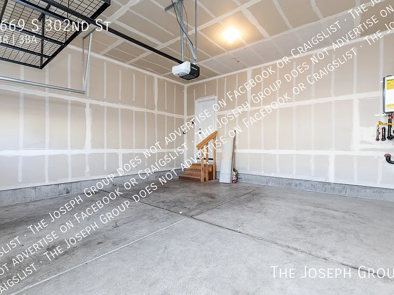 5669 S 302nd St — Photo 36