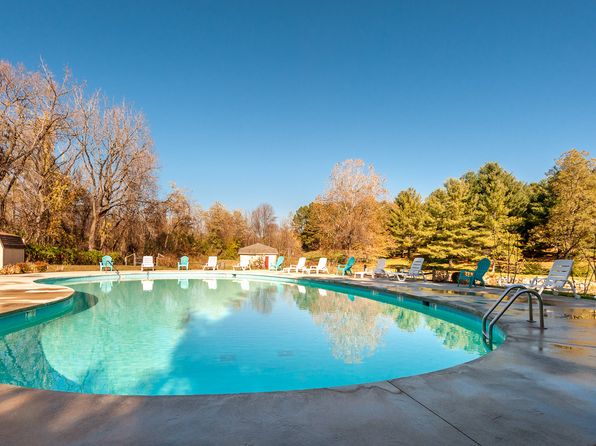 41 Manchester Dr APT 106