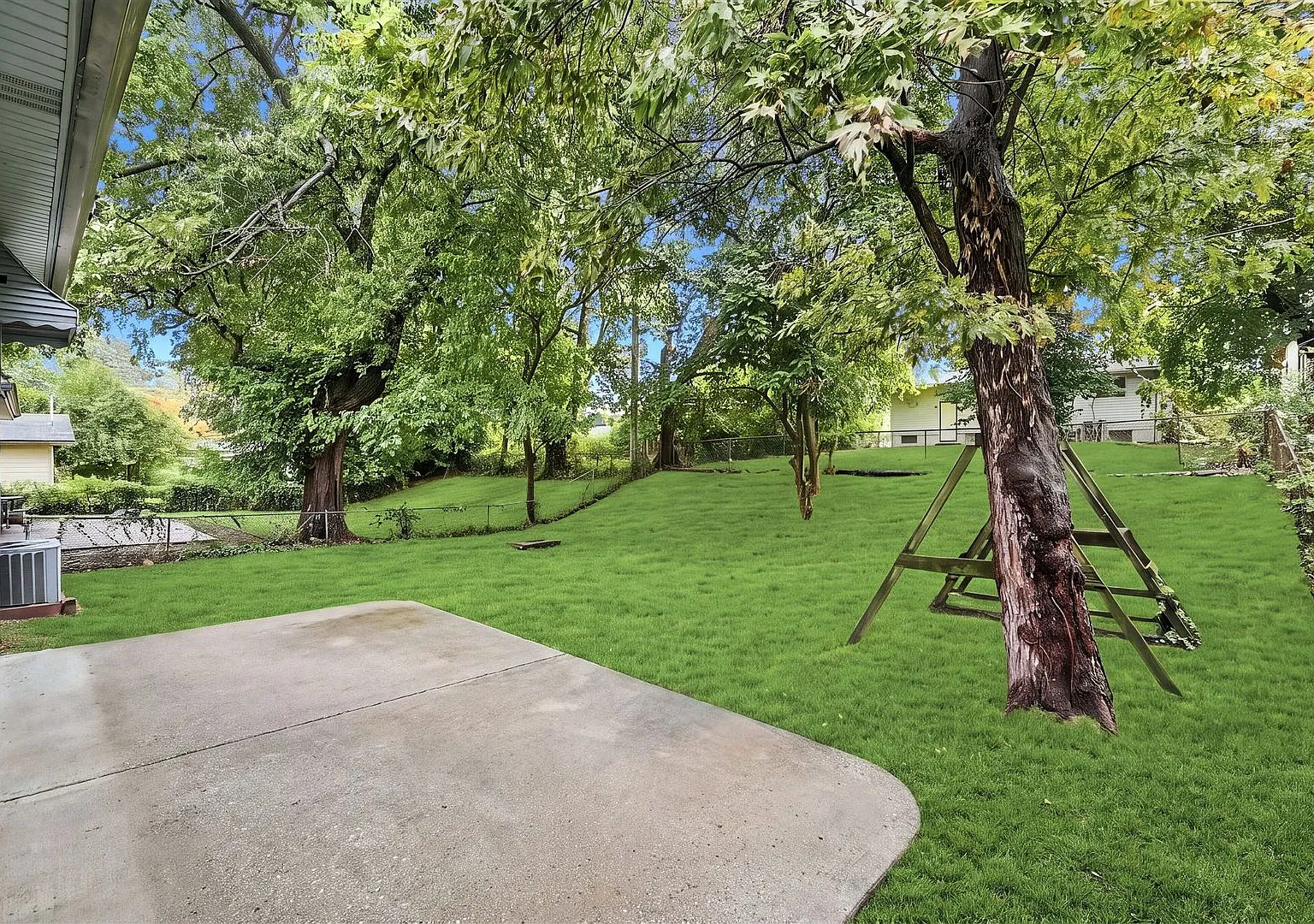 Charming 3-Bedroom Home Section 8 Welcome! — Photo 4