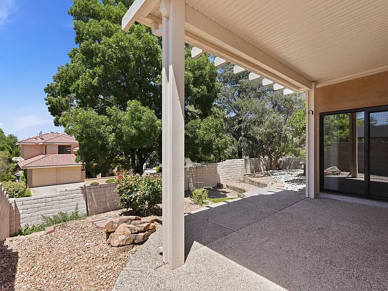 10021 Bridgepointe Ct NE — Photo 37