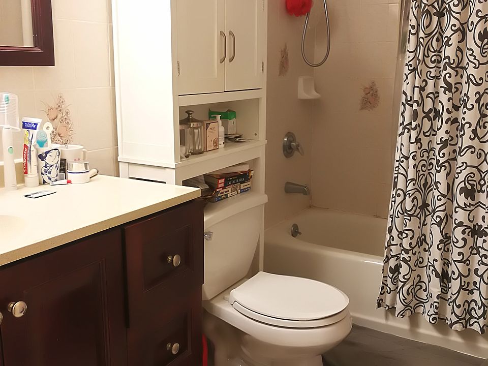 2nd image of 2202 64th St APT 4E