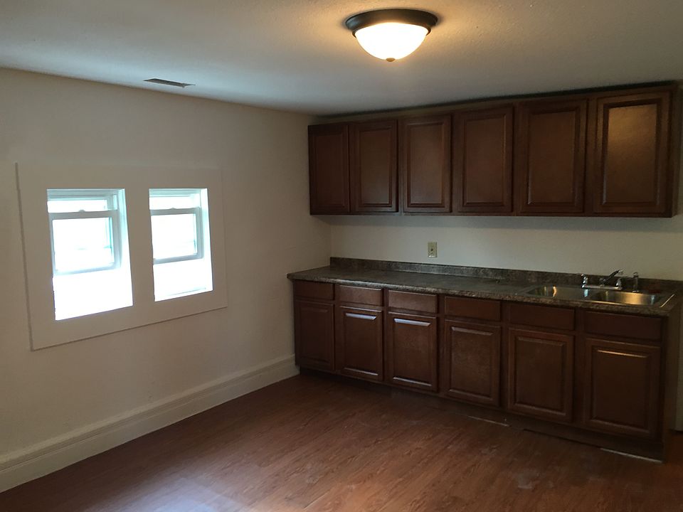 2nd image of 15 Rutledge Ave #2