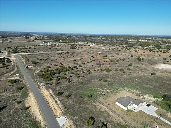 5th image of 526 Mountain Hollow Dr