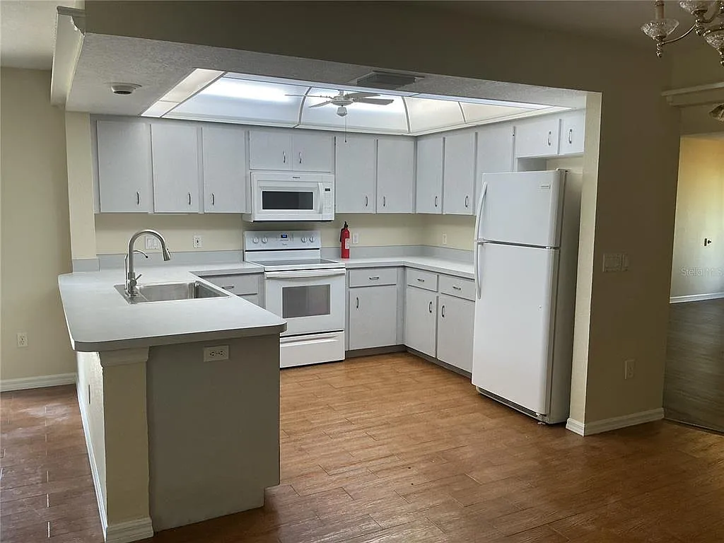 3 bed, 2.0 bath, 1579 sqft, $1,600 — Photo 3