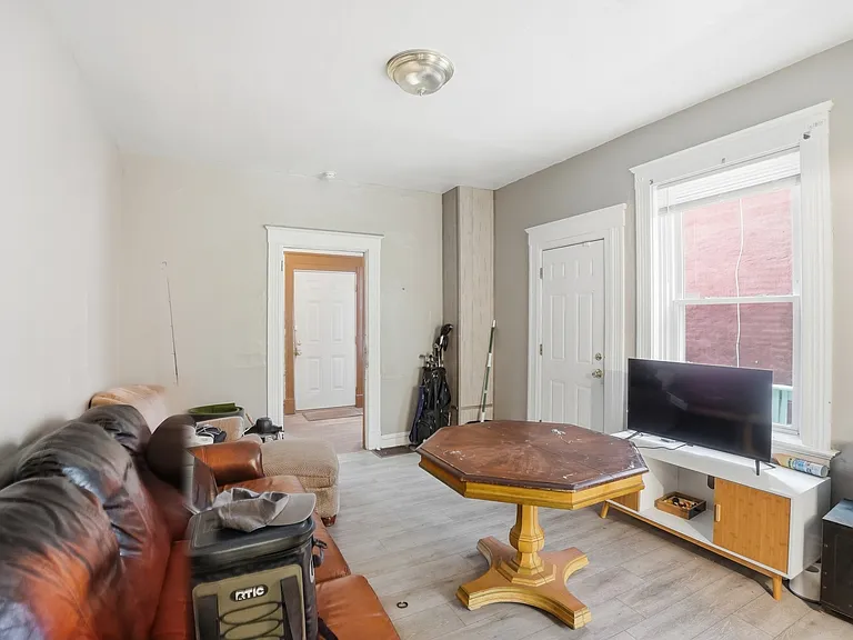 2661 Bellevue Ave — Photo 15
