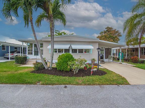 4th image of 293 NE Moonstone Drive