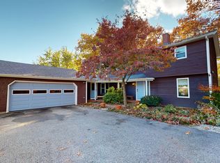 25 Delcliffe Ln, Lewiston, ME 04240