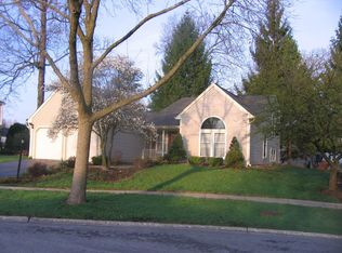 8 Monroe Ct, Streamwood, IL
