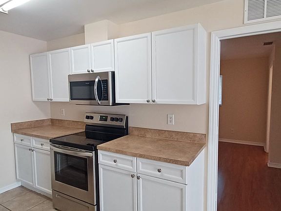 5th image of 1019 SE 11th St Unit 1-6
