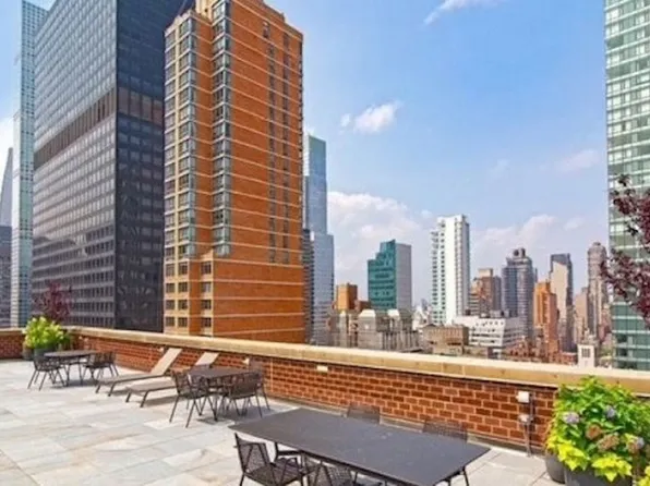 245 East 54th Street image 9 of 10