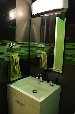 Sold by Manhattan Residential Group | media 23