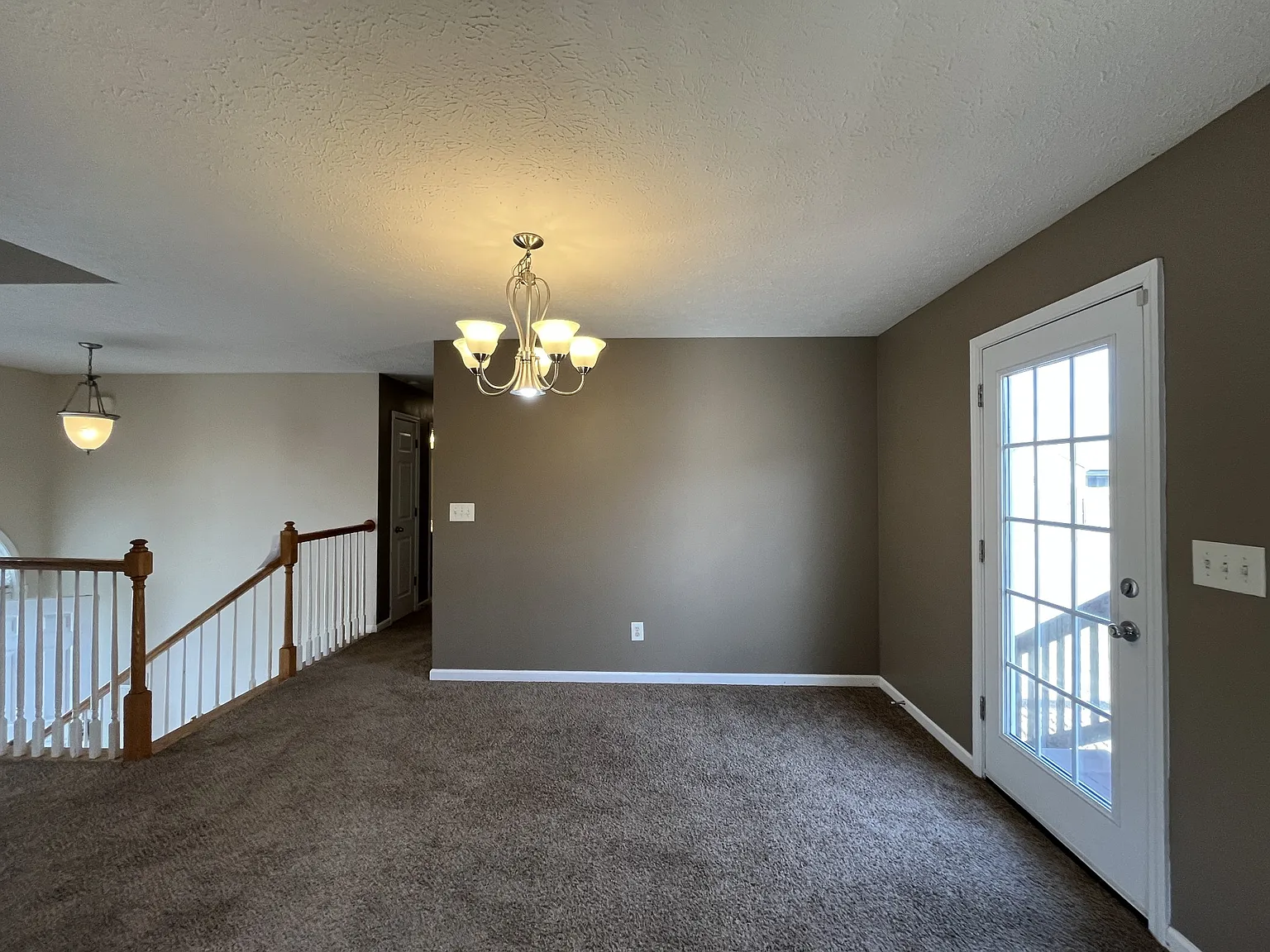3 bed, 2085 sqft, $1,795 — Photo 4