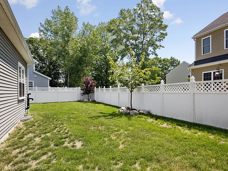 9 Ellingwood Cir — Photo 27