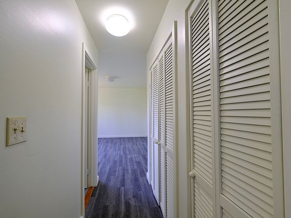 4th image of 500 Jackson St