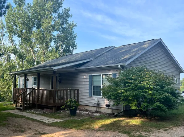 2056 16th St, Hopkins, MI 49328