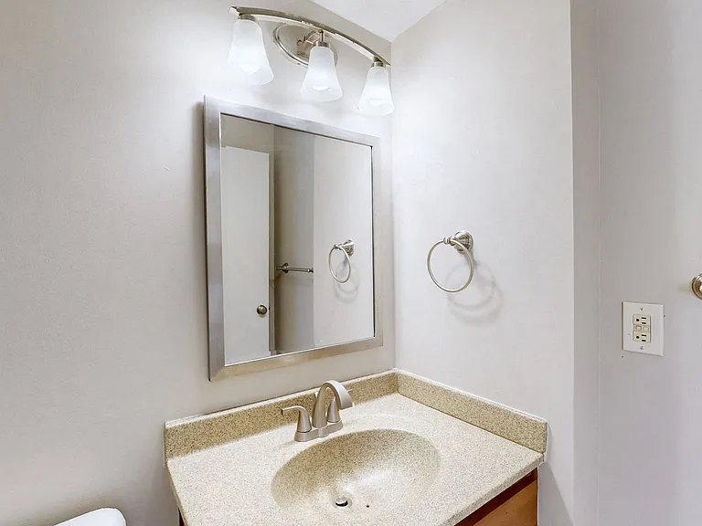 Breckinridge Pointe Apartments — Photo 9