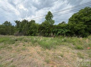 2049 Old Shelby Rd, Hickory, NC 28602