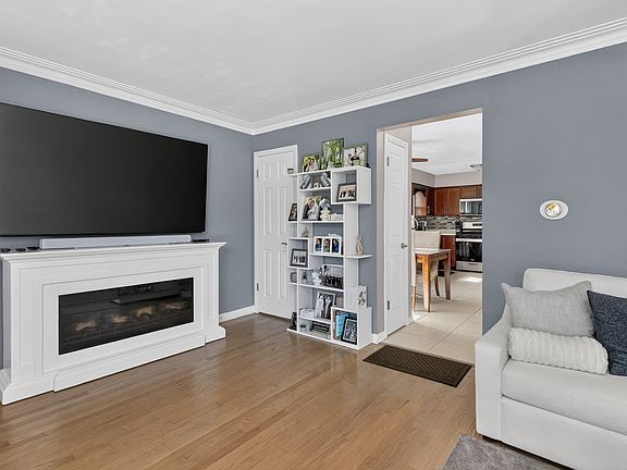 3rd image of 3318 W Columbus Ave