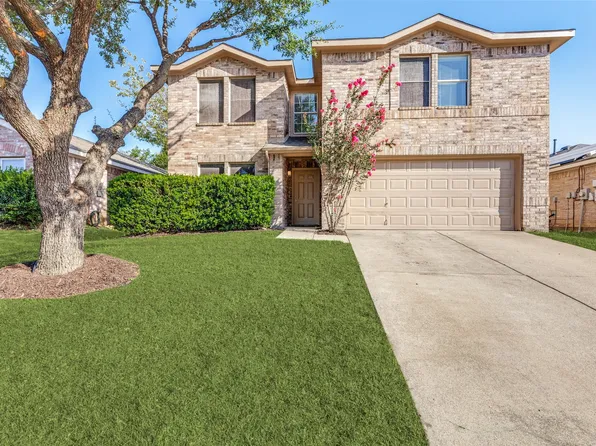 1004 Triple Crown Dr, Fort Worth, TX 76179