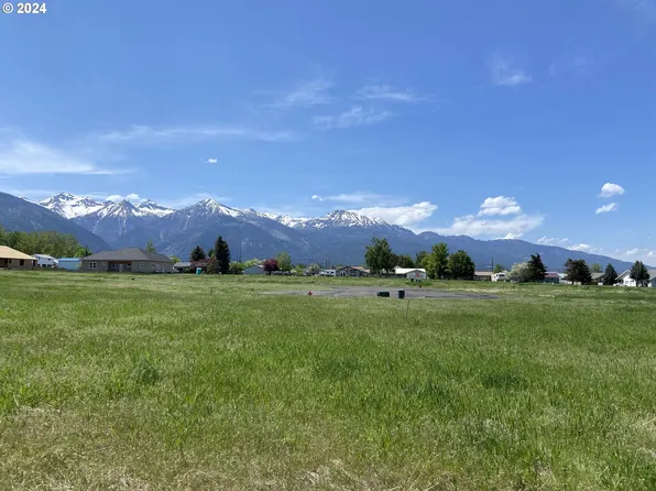 705 Simeon St #29, Joseph, OR 97846