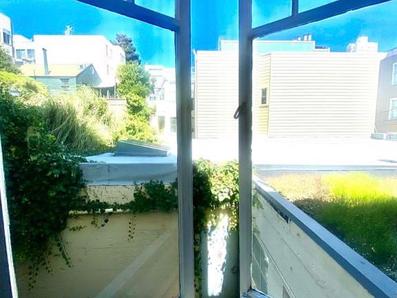 3rd image of 2335 Larkin St #24