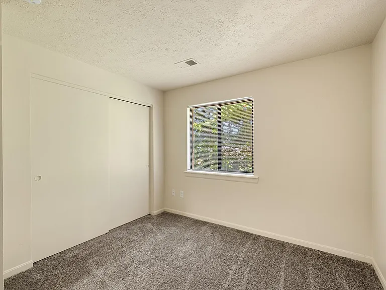 2193 N Broadway St — Photo 17