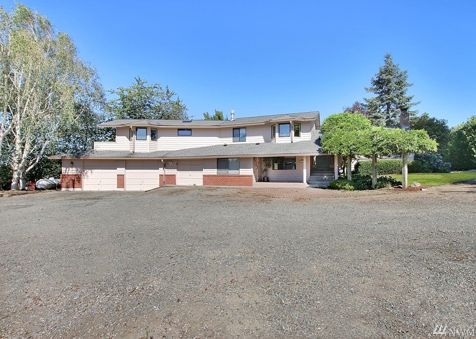 Welcome to this spectacular 4 bedroom, 4 bath home with room for everyone!