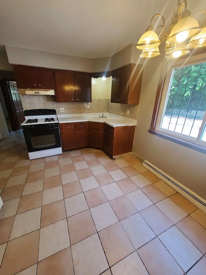4651 N 36th St. (12 Unit)(Ace Property) — Photo 3