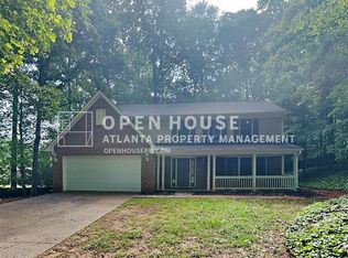 12135 Wallace Woods Ln, Alpharetta, GA 30004