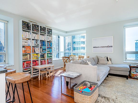 5th image of 512 N McClurg Ct APT 1604