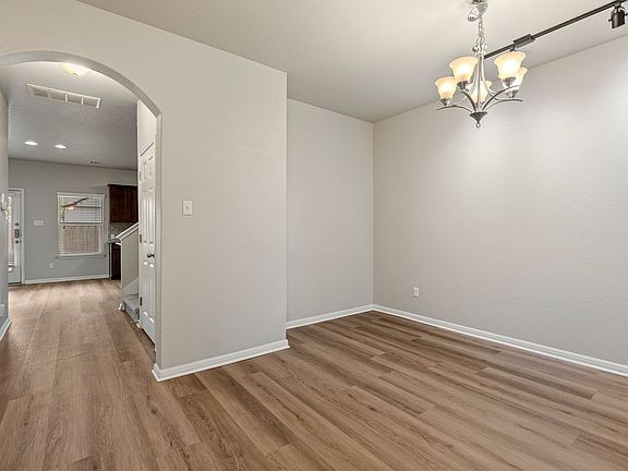 4th image of 1007 Hometown Pkwy