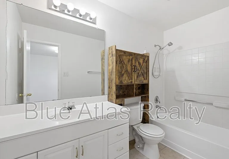 125 Cambridge Dr #4 — Photo 9