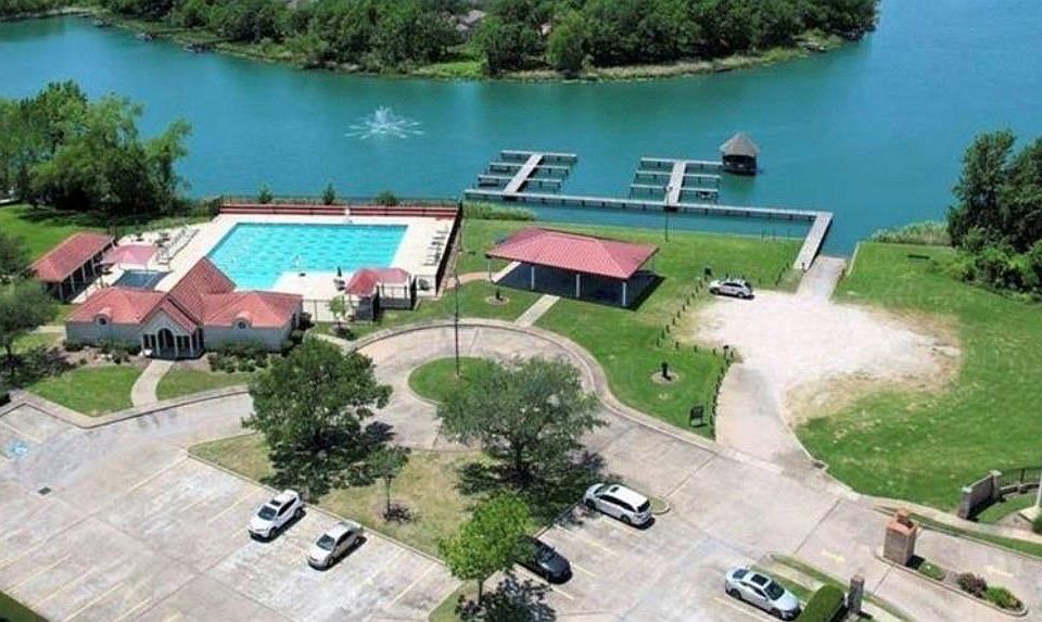 1st image of 86 Jasper Cove