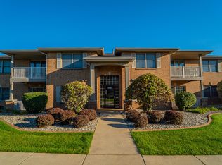 9743 Wildwood Ct UNIT 2D, Highland, IN