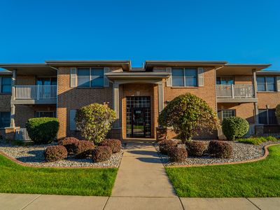 9743 Wildwood Ct UNIT 2D, Highland, IN, 46322
