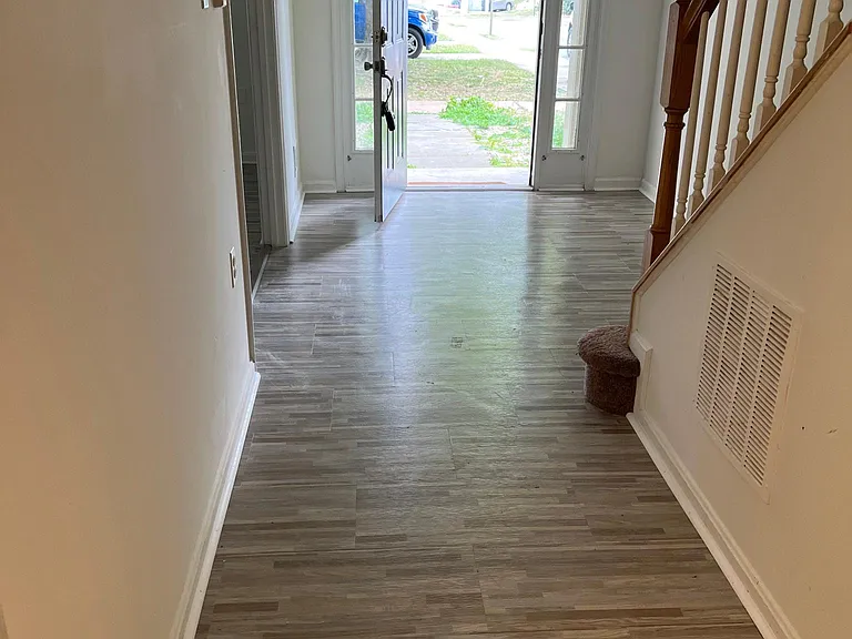 107 Rock Creek Ct — Photo 2