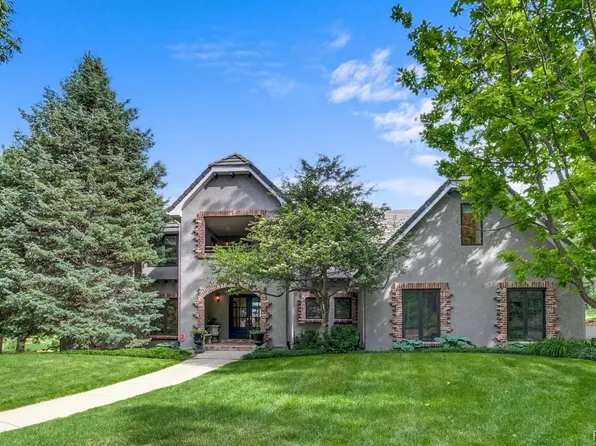 32 Glenmoor Drive, Englewood, CO 80113