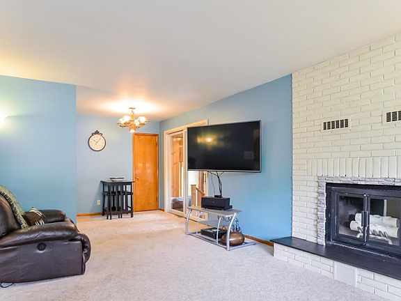 5th image of 3132 Country Club Dr