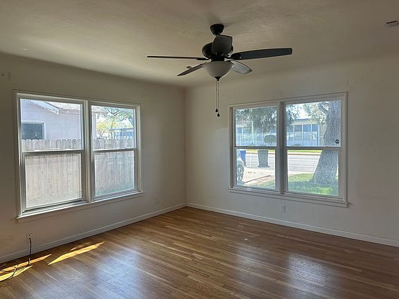 2nd image of 606 W Florinda St
