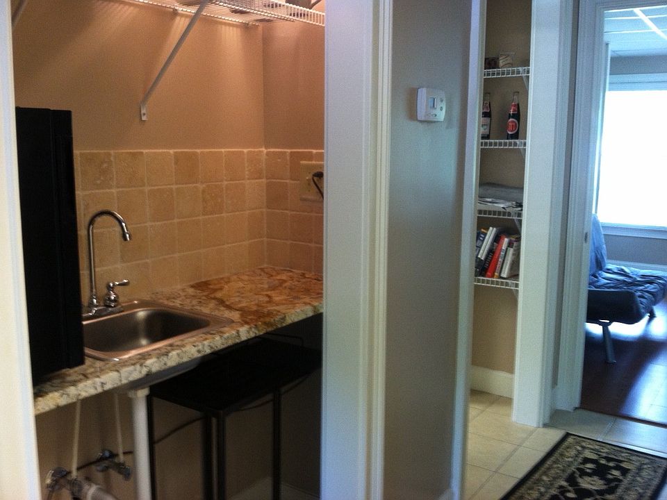 2nd image of 660 Meigs St