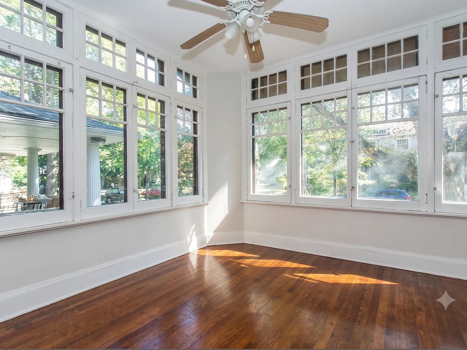 4 bed, 1.5 bath, 2096 sqft, $2,300 — Photo 1