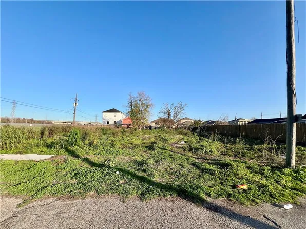 2535 Gallier St, New Orleans, LA 70117