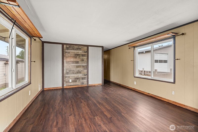 2nd image of 1605 Windsor Avenue
