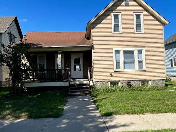 712 Terrace Ave, Marinette, WI 54143
