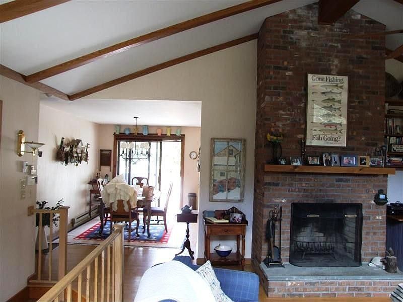 2nd image of 33 Horseshoe Ln