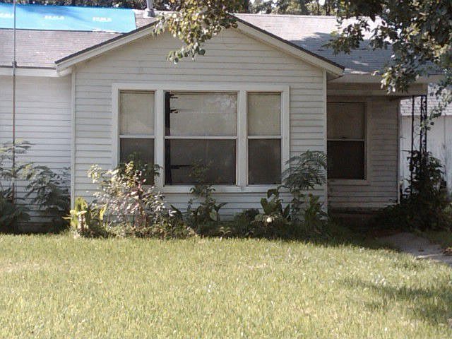 1st image of 202 W 7th St