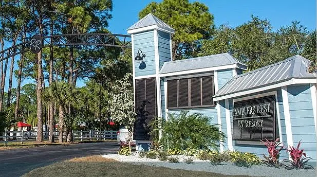 2 bed, 500 sqft, $3,699 — Photo 1