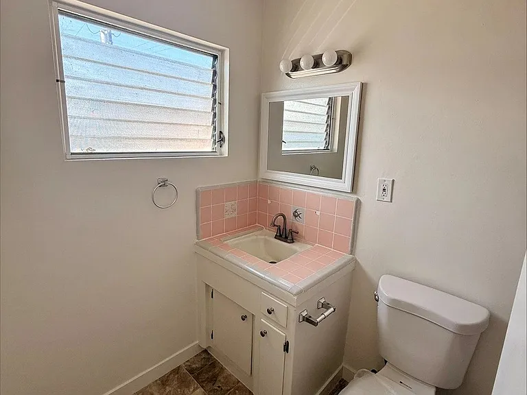 139-143 N Mariposa Ave #139-8 — Photo 7